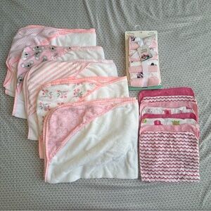Infant Bath Bundle - Hooded Microfiber Towels and Minnie Mouse Washcloths